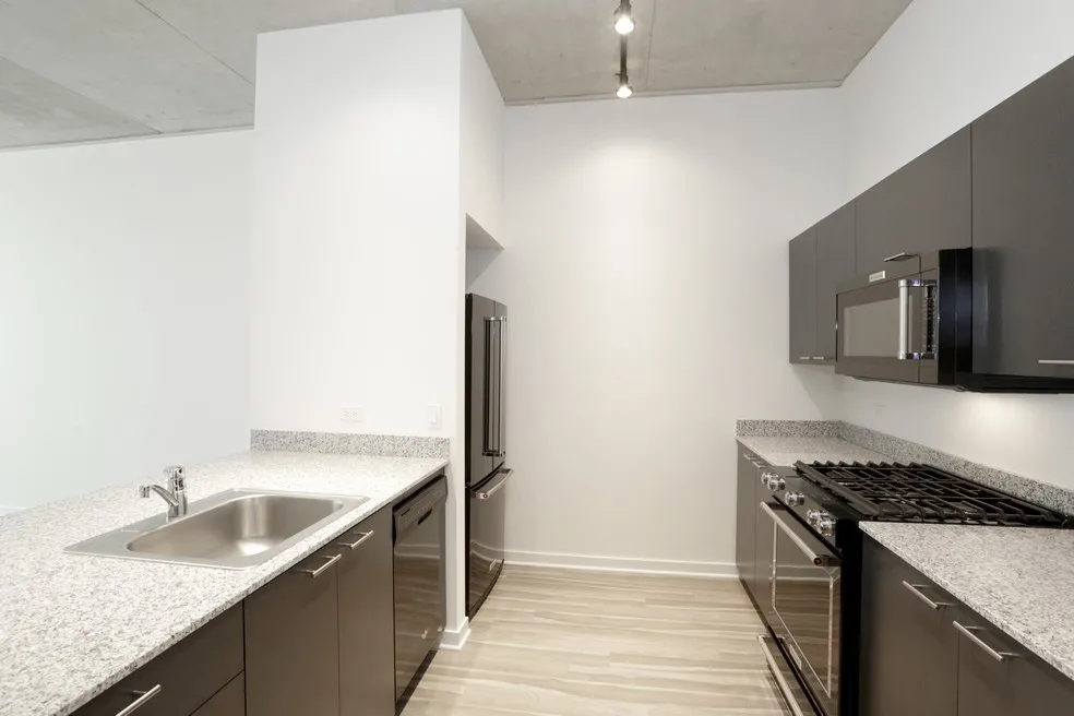 white kitchen at 1819 Lofts in Wicker Park Chicago