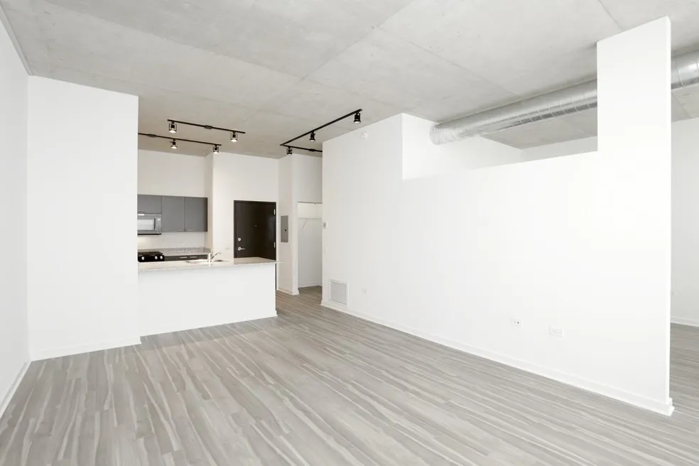 white kitchen at 1819 Lofts in Wicker Park Chicago