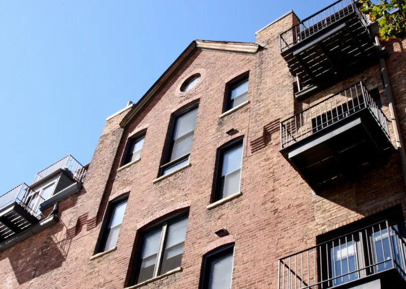 2216 N Geneva Terrace Apartments