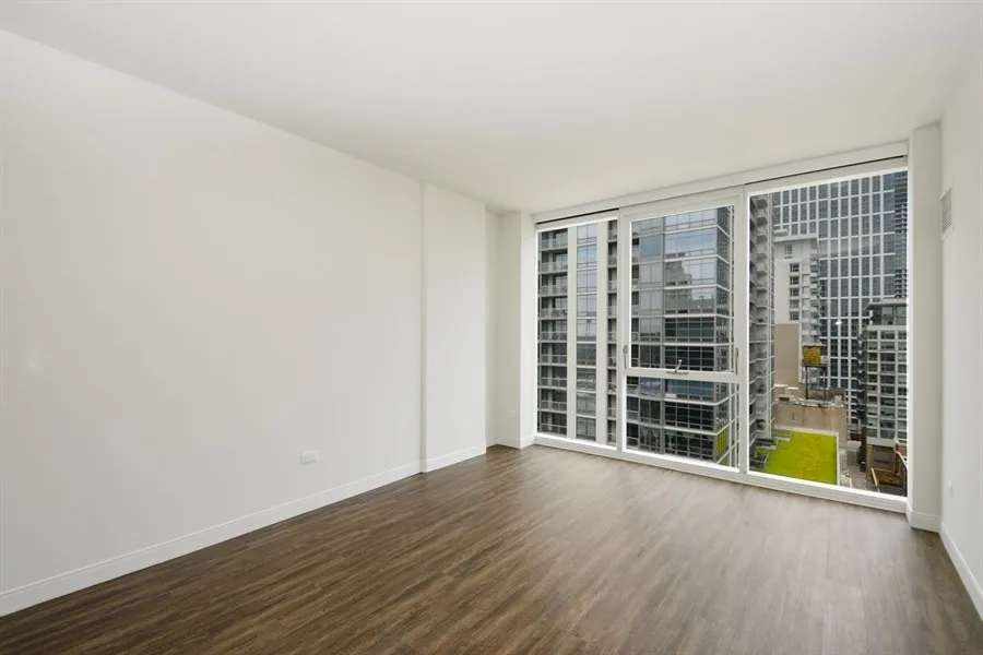 living room at 1407 On Michigan Apartments at 1407 South Michigan Ave