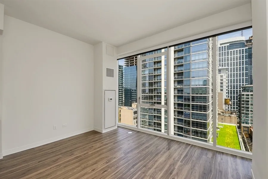 living room at 1407 On Michigan Apartments at 1407 South Michigan Ave