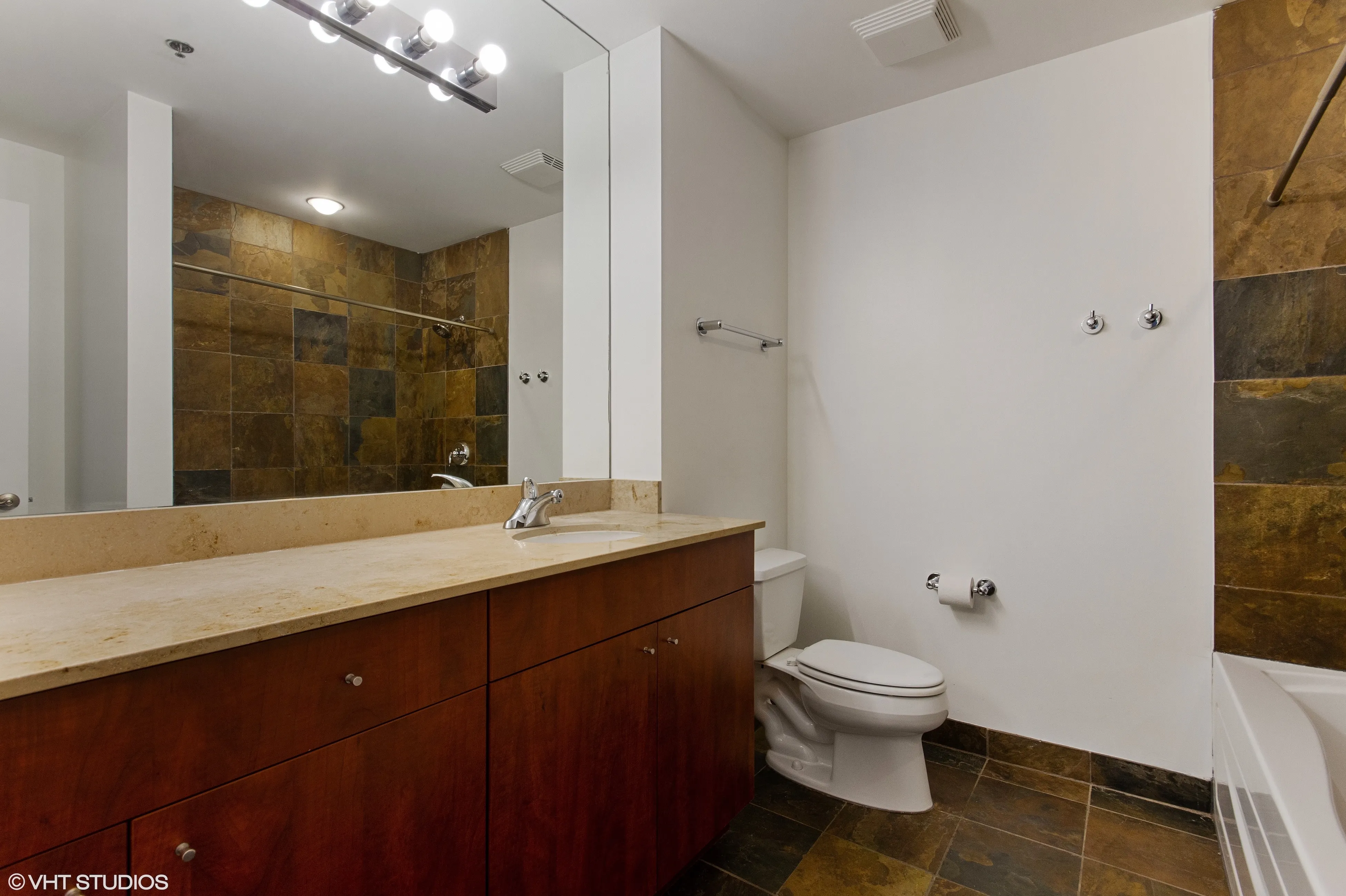 160 E LINOIS ST 60611-Luxury Condo-unit#1703-Chicago-IL