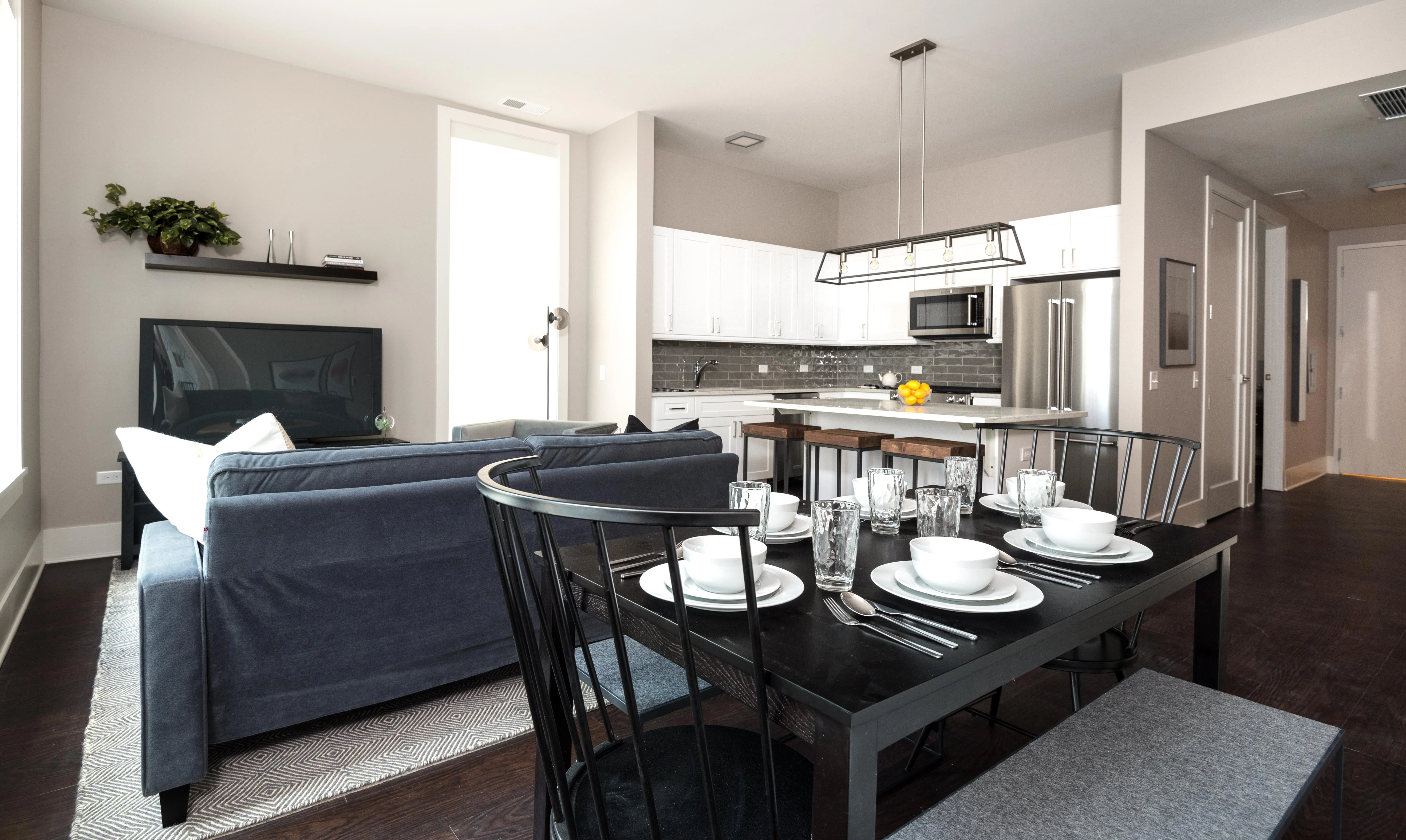 Twenty Fifty Lincoln Park Apartments