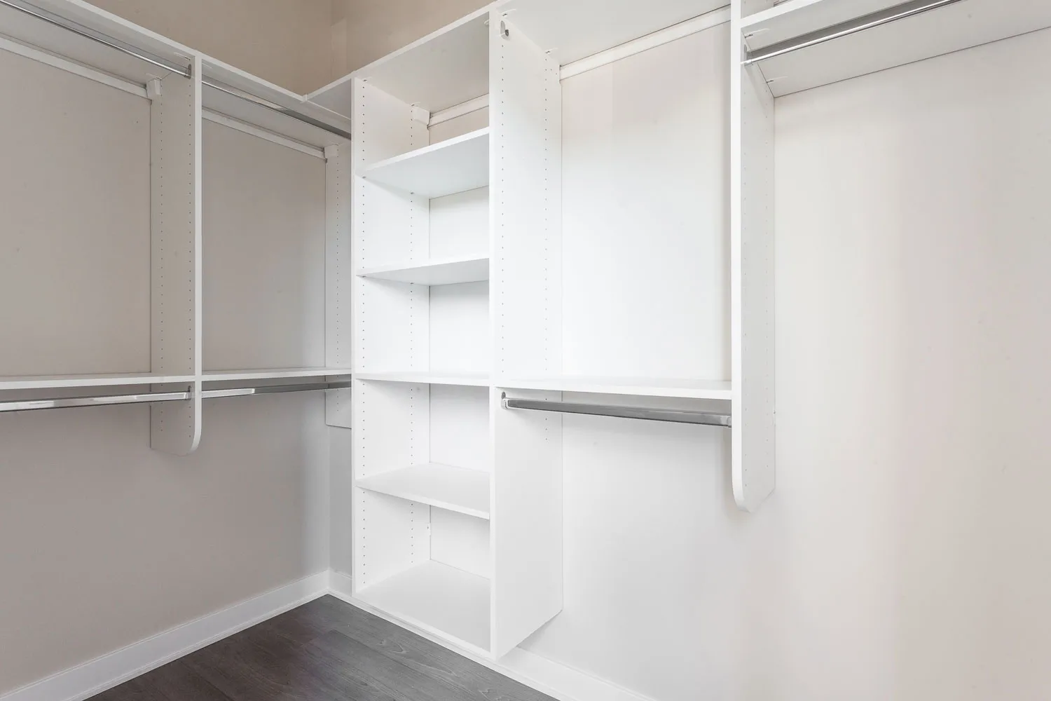 Mode Logan Square Apartments