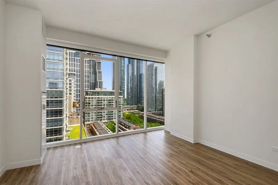living room at 1407 On Michigan Apartments at 1407 South Michigan Ave