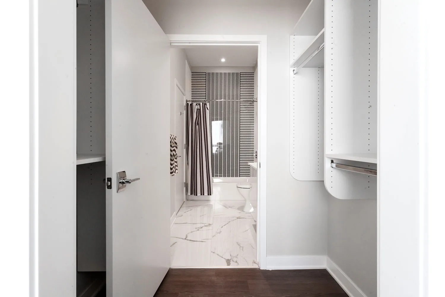 Mode Logan Square Apartments