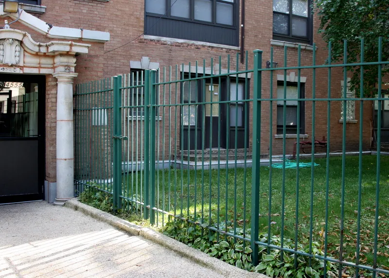 4555 N Malden Apartments