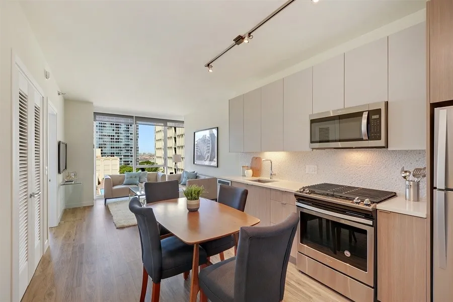 living room at 1407 On Michigan Apartments at 1407 South Michigan Ave