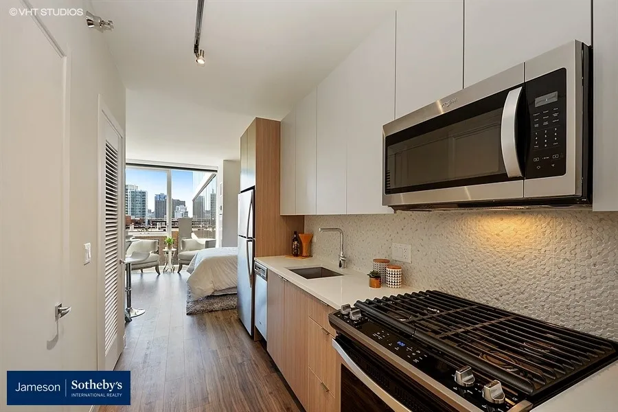 living room at 1407 On Michigan Apartments at 1407 South Michigan Ave