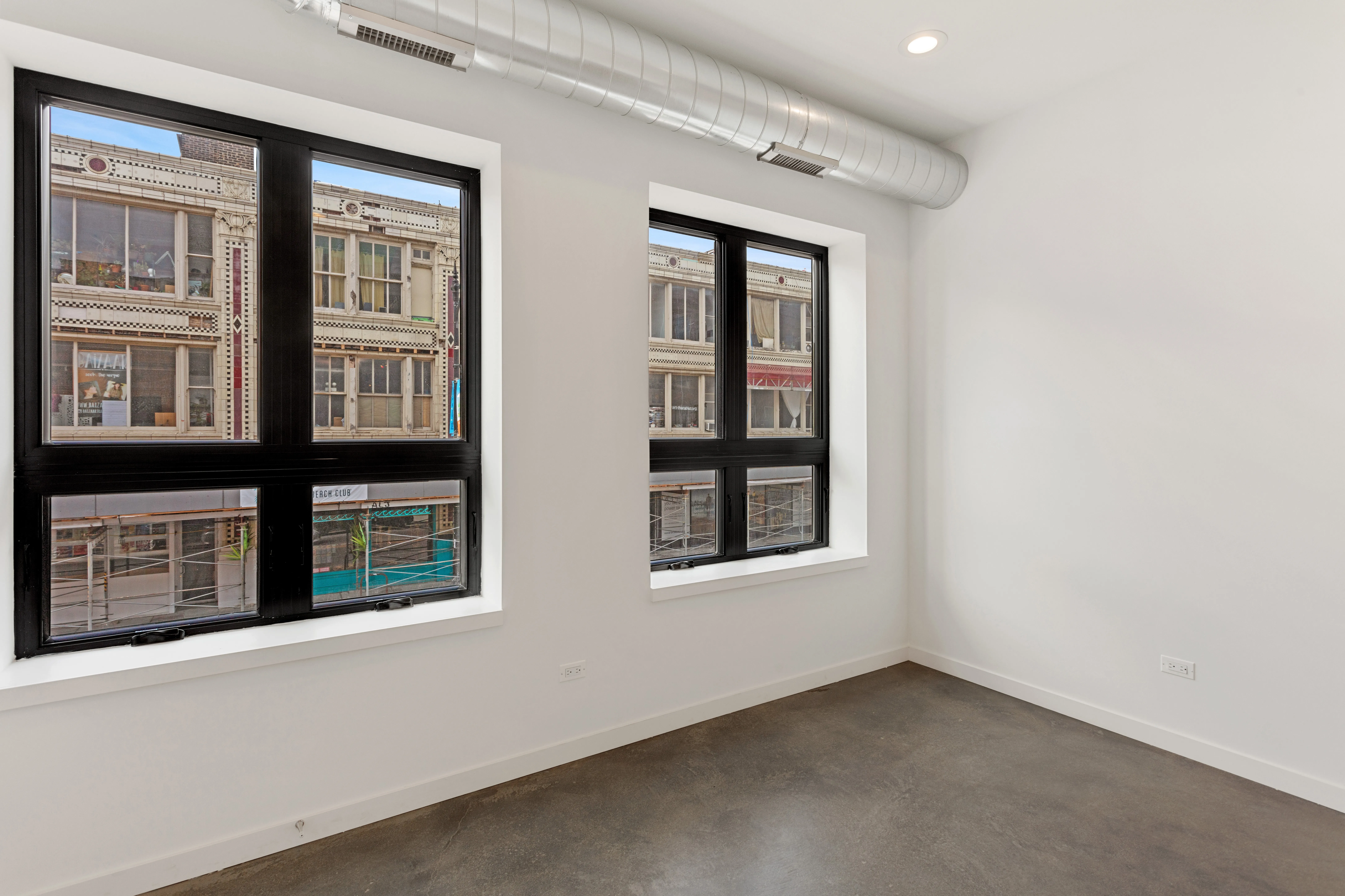 model apartment living room at 1942 W North Apartments