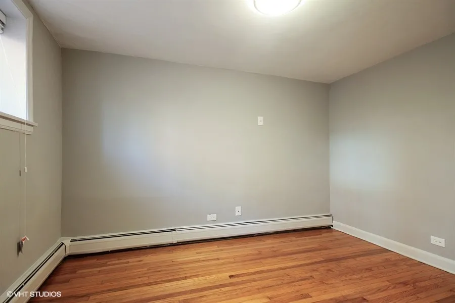 2801 W Logan Apartments