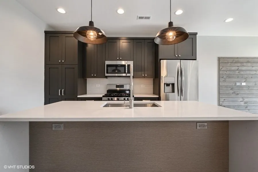 3720 North Ashland Apartments