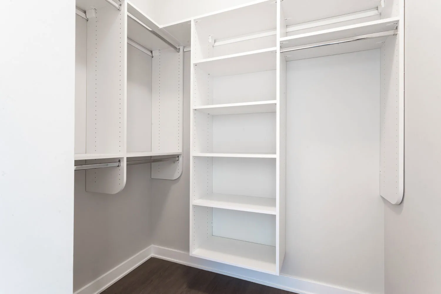 Mode Logan Square Apartments