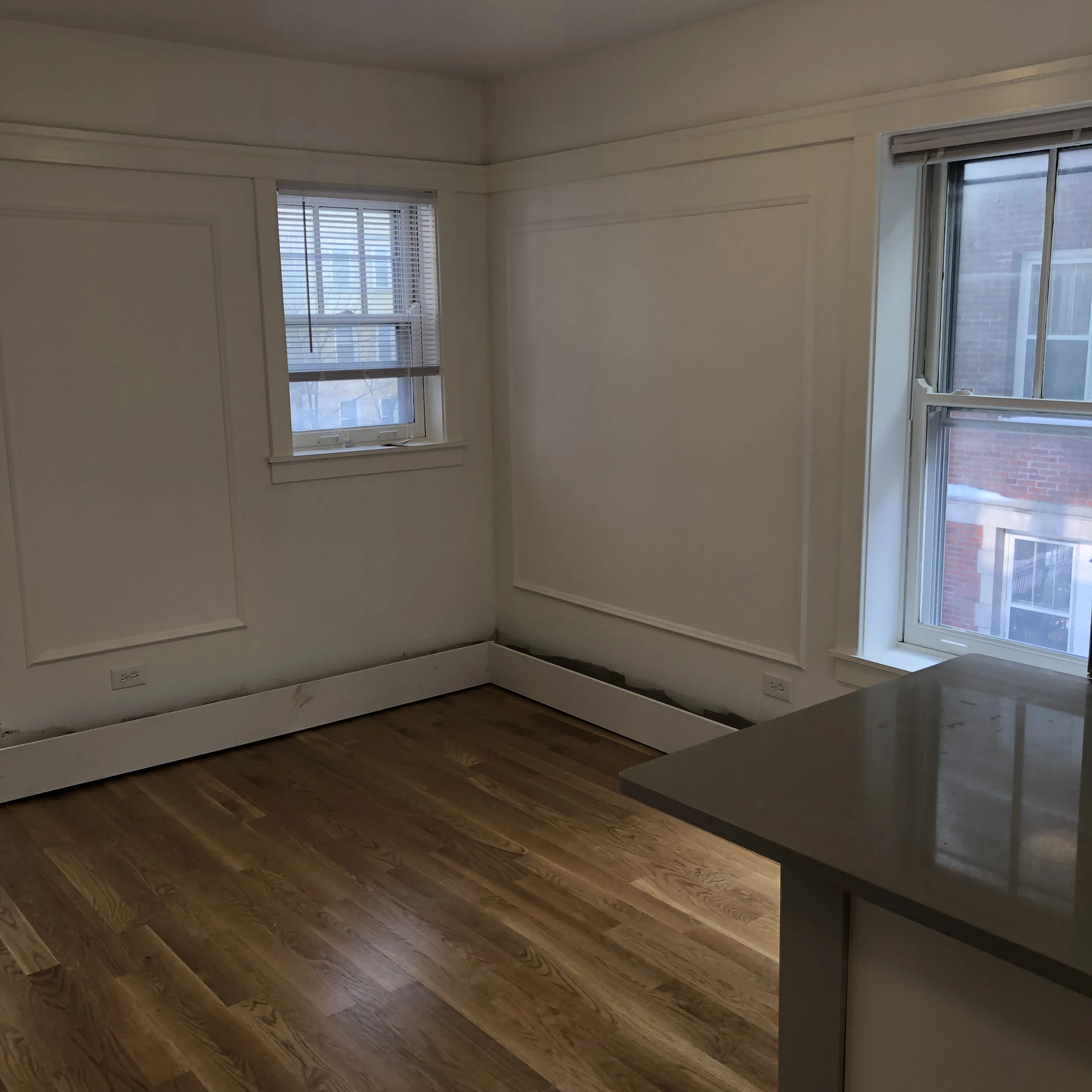 entry courtyard to 4520 North Malden Apartments