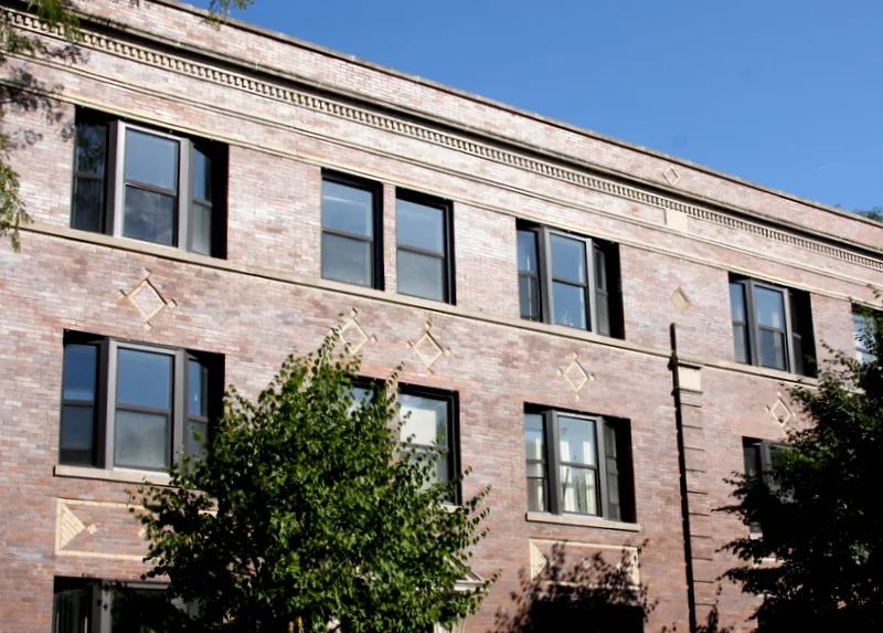 5201-05 Woodlawn Apartments