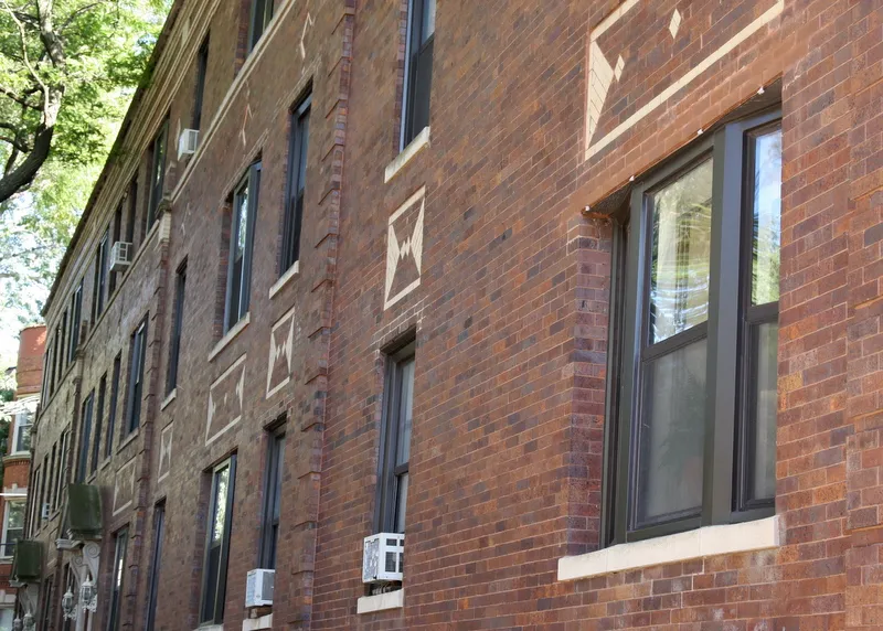 5201-05 Woodlawn Apartments