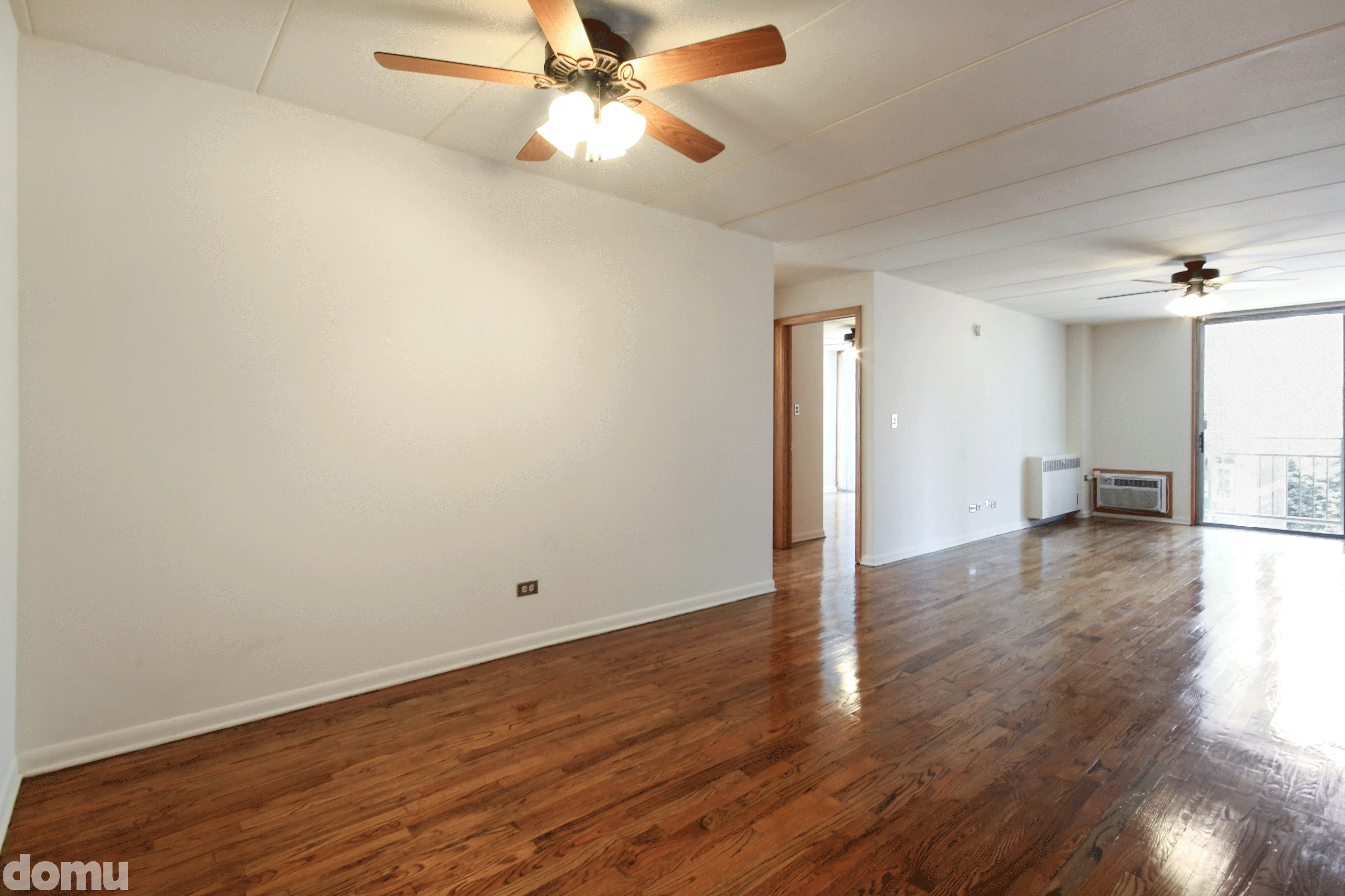 garden in front of lobby at 2340 North Commonwealth in Lincoln Park