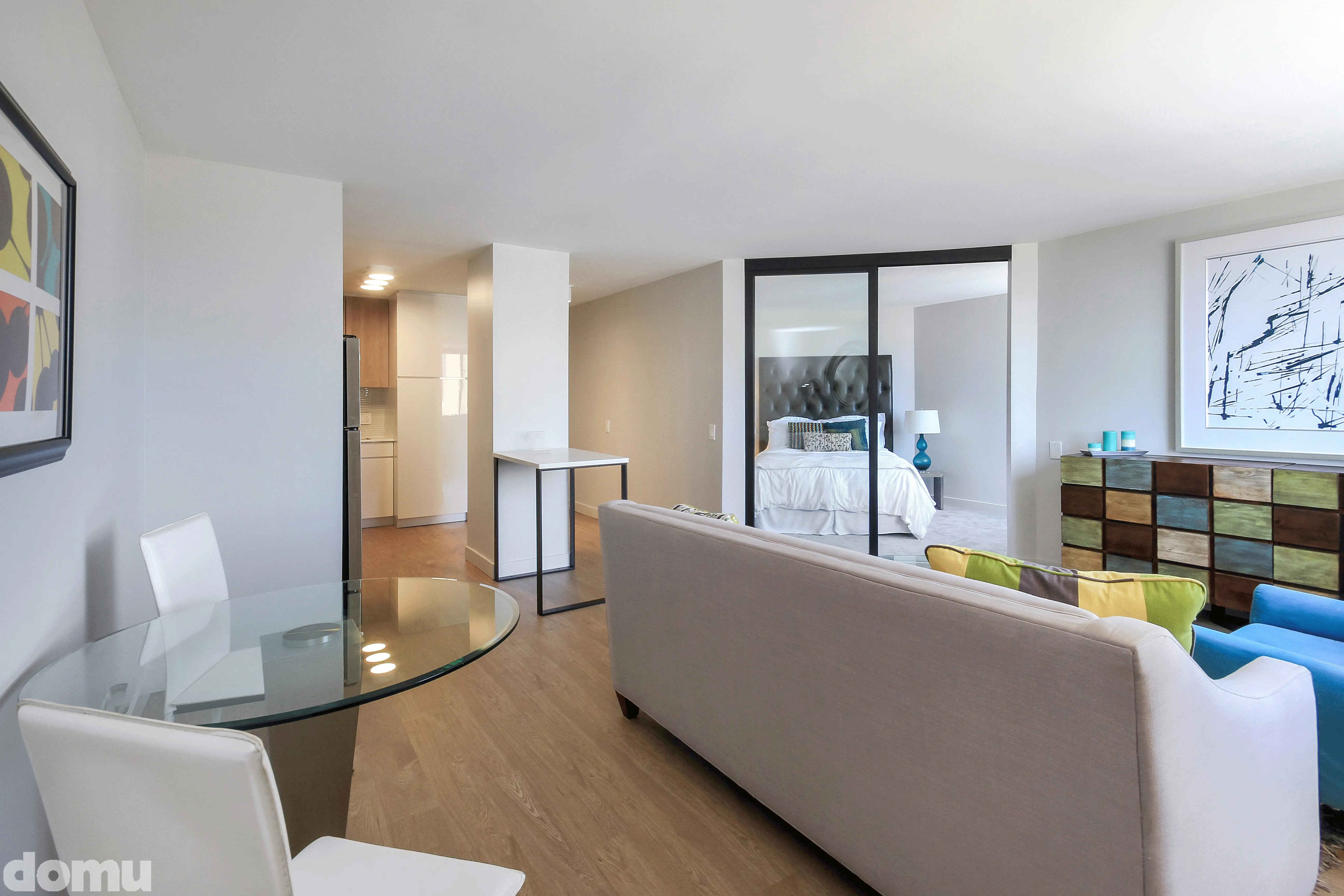 dining room and kitchen at The Kent Apartments in Lincoln Park Chicago