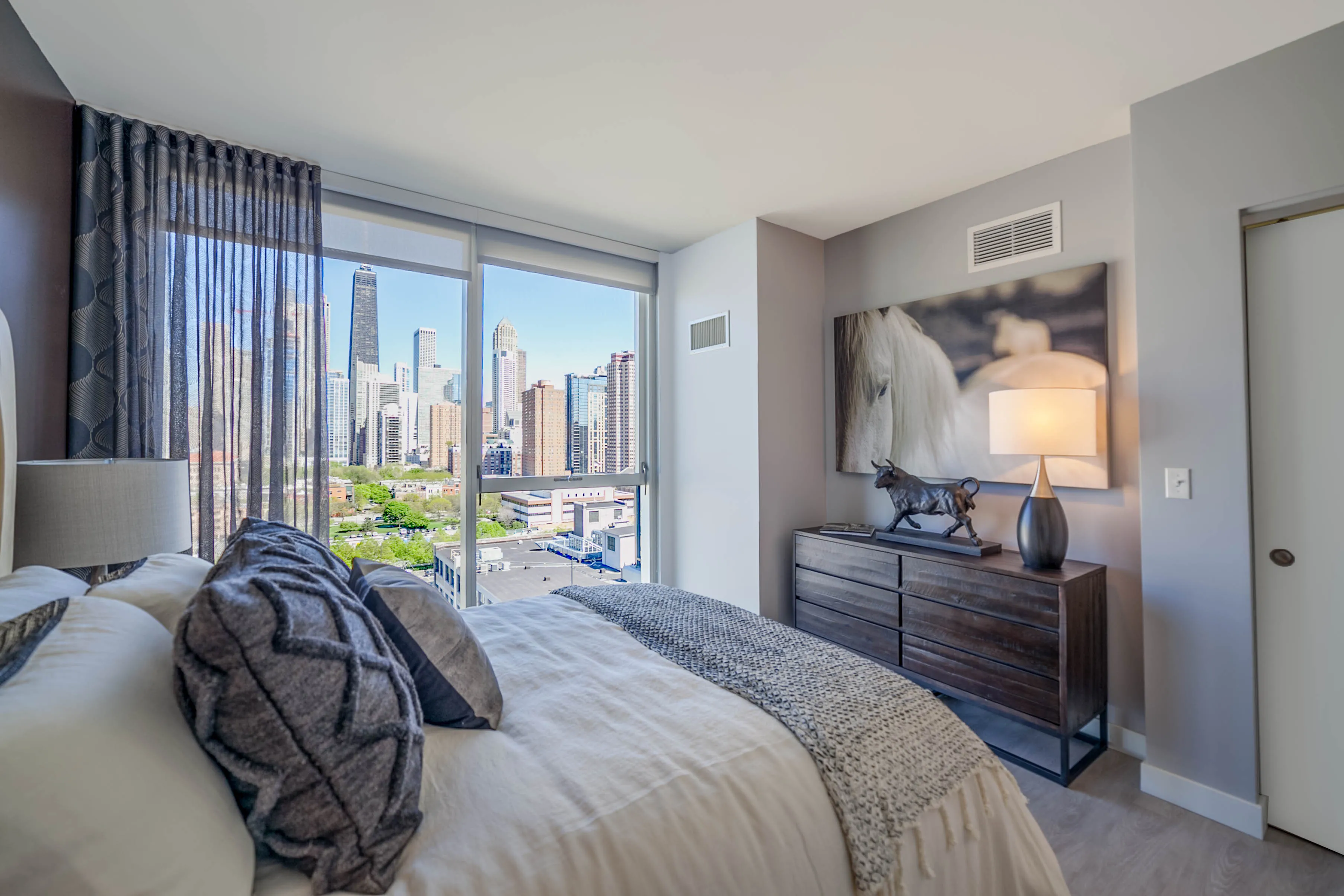 Niche 905 Apartments