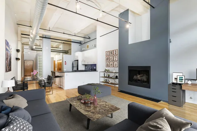 1000 W Washington Lofts Apartments