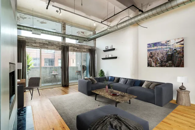 1000 W Washington Lofts Apartments