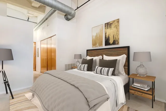 1000 W Washington Lofts Apartments