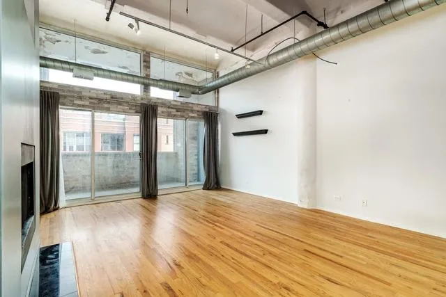 1000 W Washington Lofts Apartments