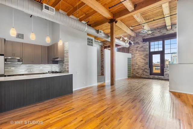 1000 W Washington Lofts Apartments