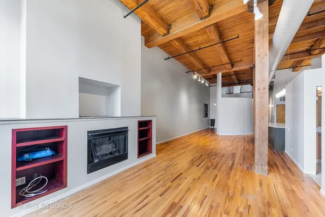 1000 W Washington Lofts Apartments