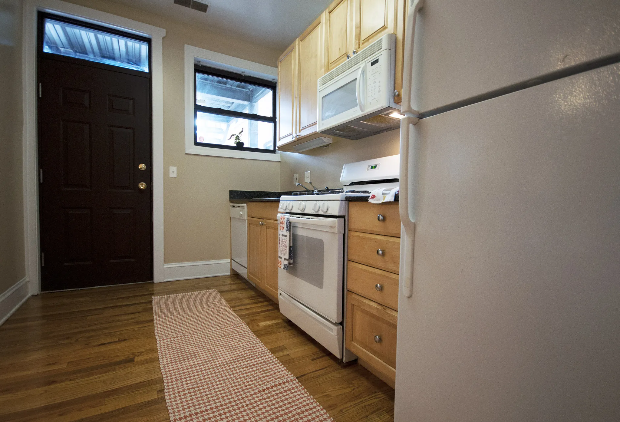 living room looking towards Wrigley Field at 1010 West Waveland Apartments