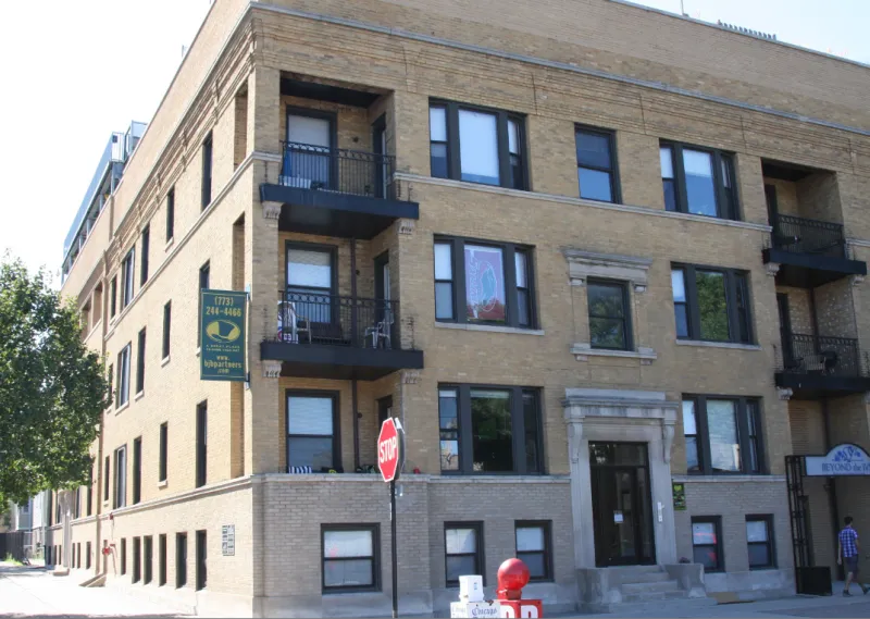 living room looking towards Wrigley Field at 1010 West Waveland Apartments