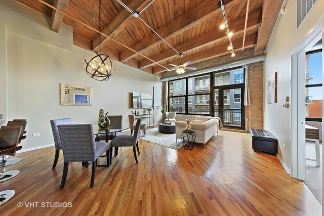 1040 W Adams Lofts Apartments