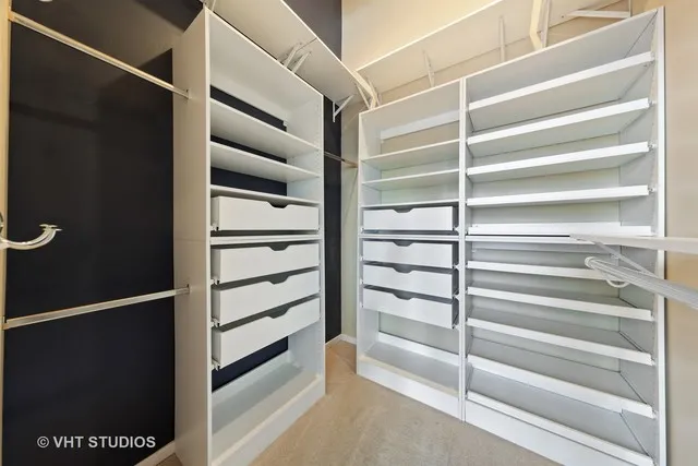 1040 W Adams Lofts Apartments