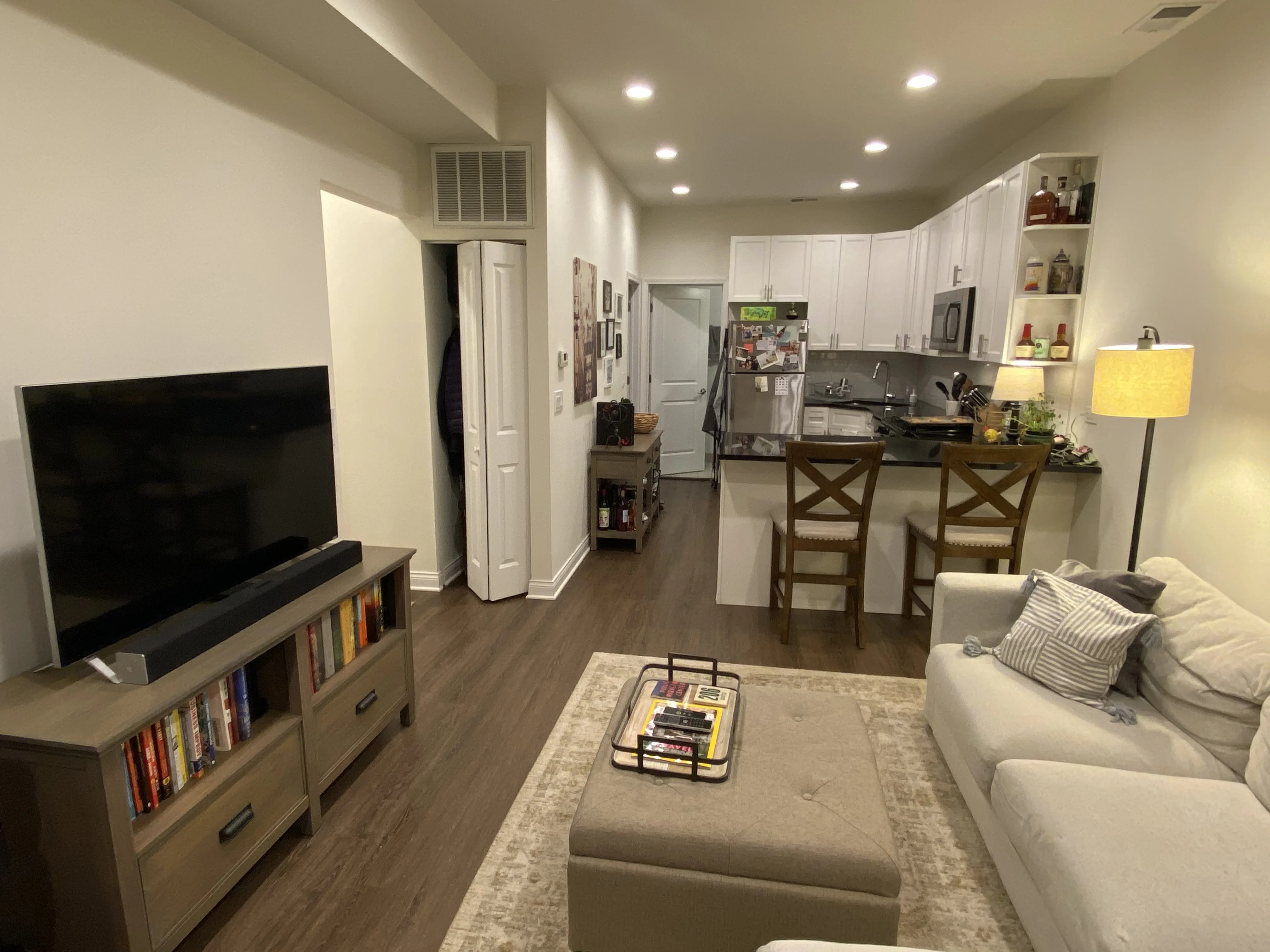 1040 West School Apartments