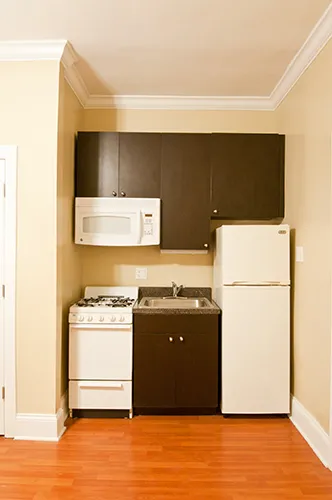 exterior front of 1063 West Columbia Apartments in Rogers Park Chicago