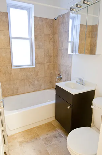 exterior front of 1063 West Columbia Apartments in Rogers Park Chicago