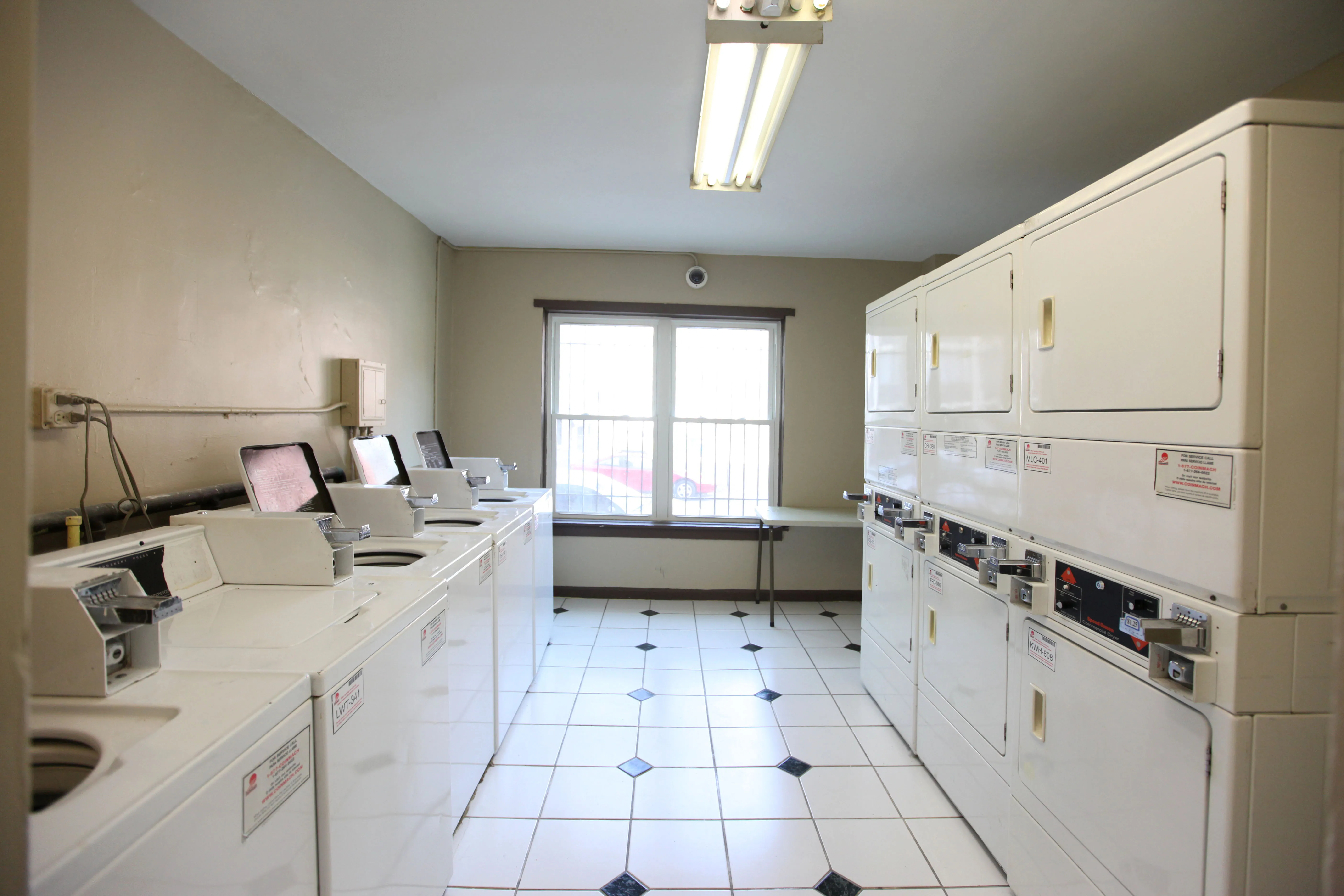 1061 W ROSEMONT AVE 60660-Coronado Apartments-unit#101-Chicago-IL