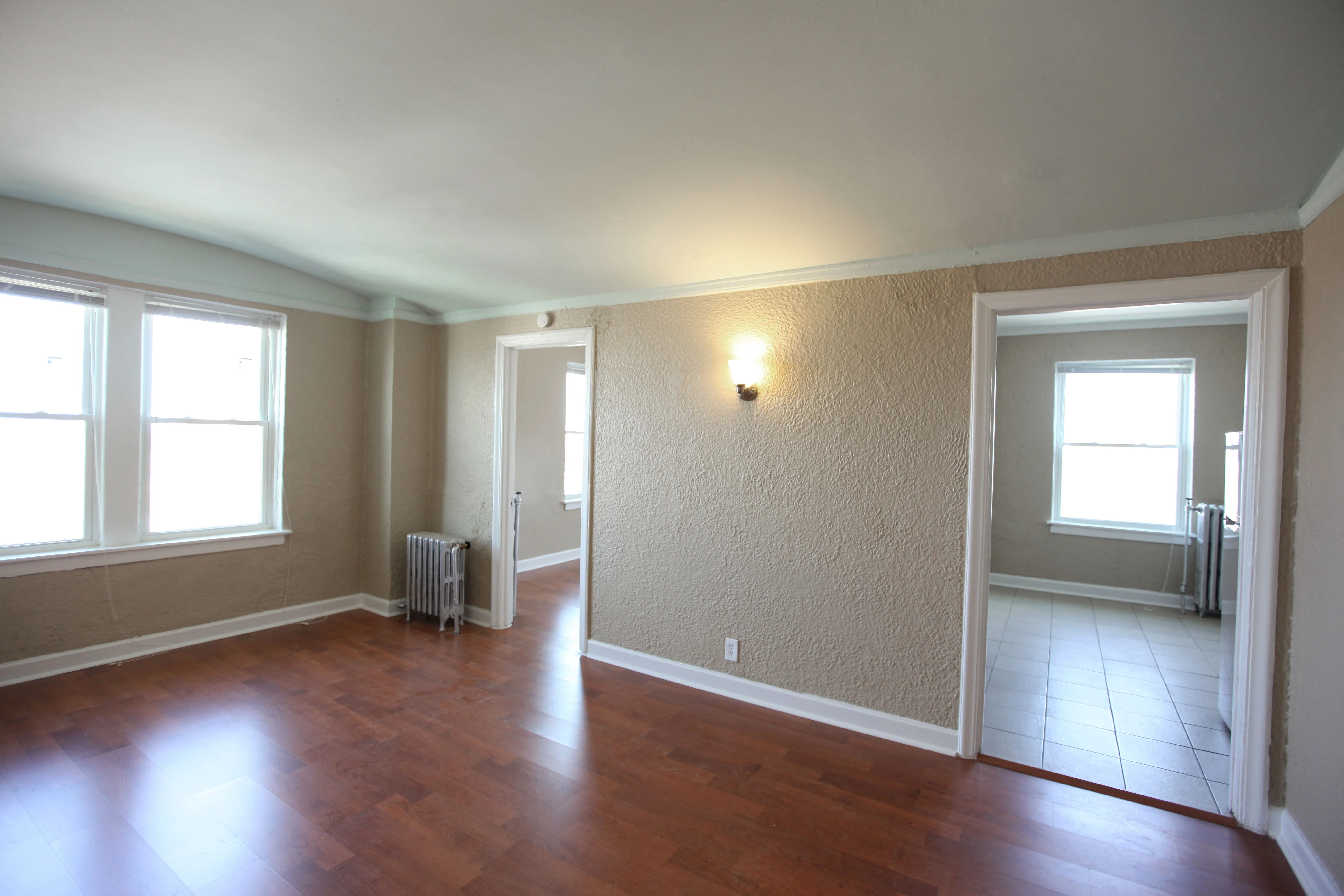 1061 W ROSEMONT AVE 60660-Coronado Apartments-unit#101-Chicago-IL