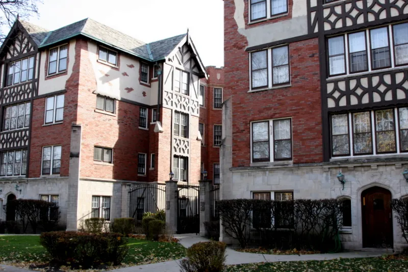 1639-1651 W Touhy Apartments