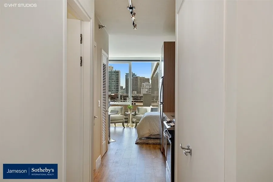 living room at 1407 On Michigan Apartments at 1407 South Michigan Ave