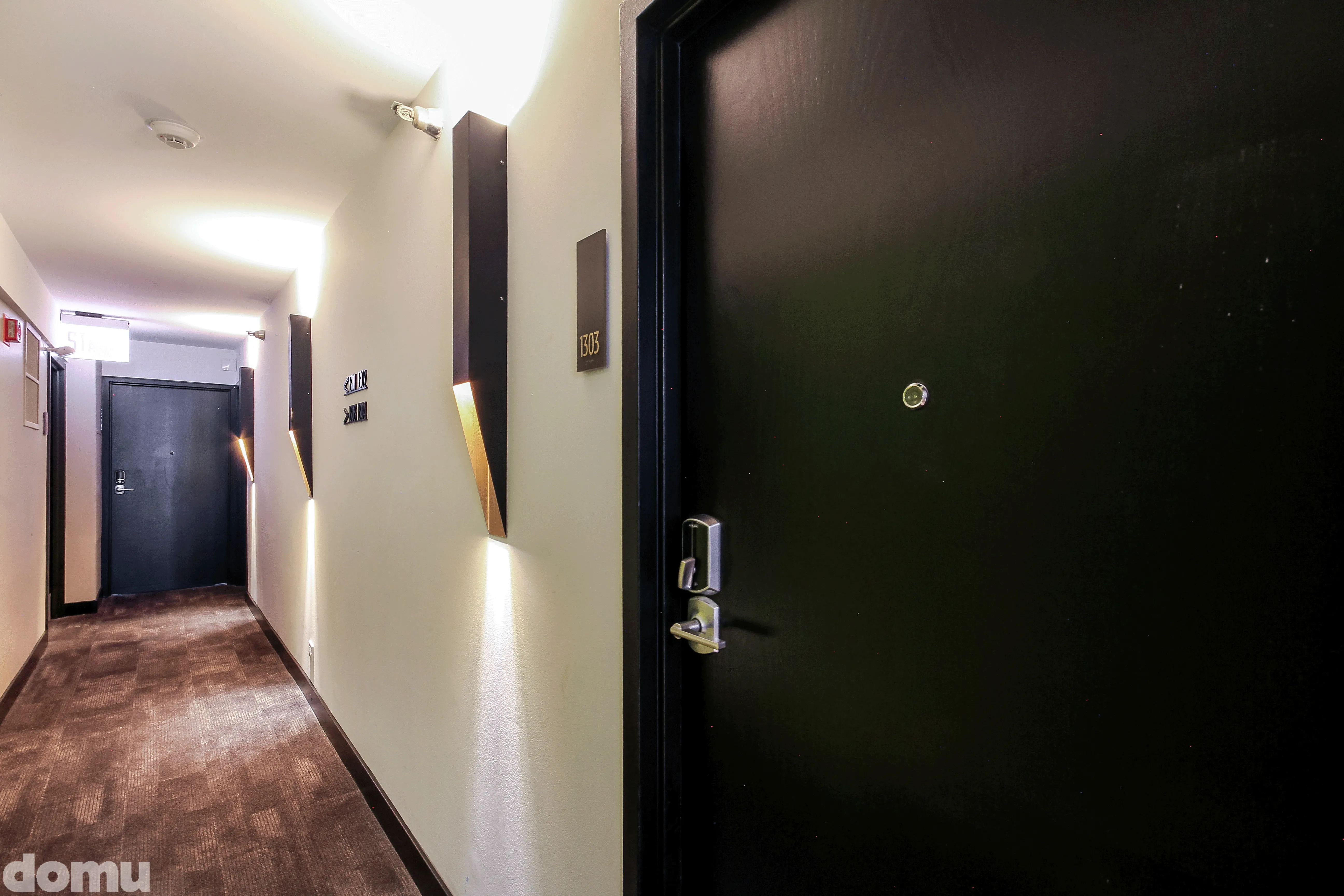 dining room and kitchen at The Kent Apartments in Lincoln Park Chicago