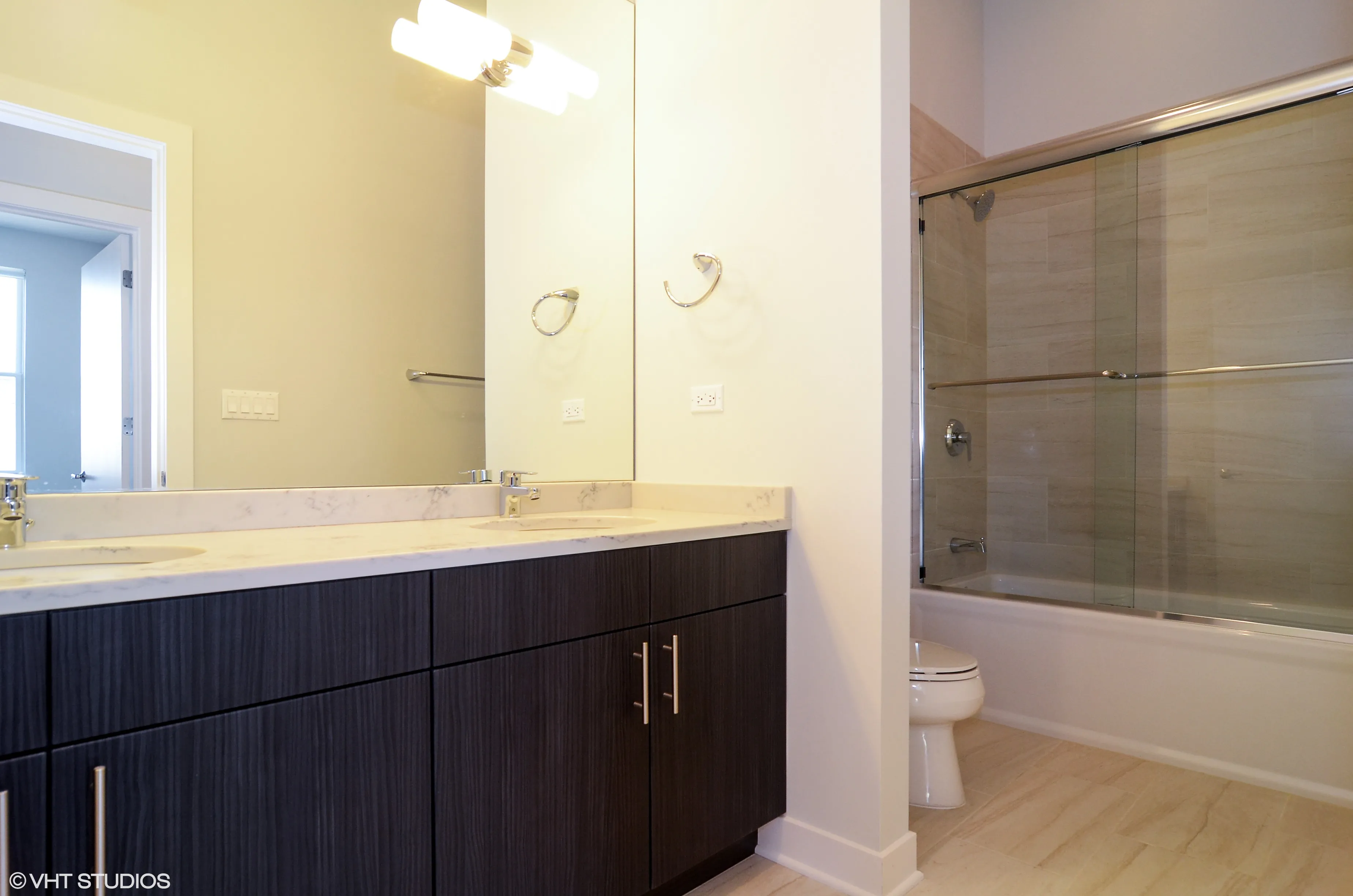 1507 W CARMEN AVE 60640-Carmen Luxury Apartments-unit#3E-Chicago-IL