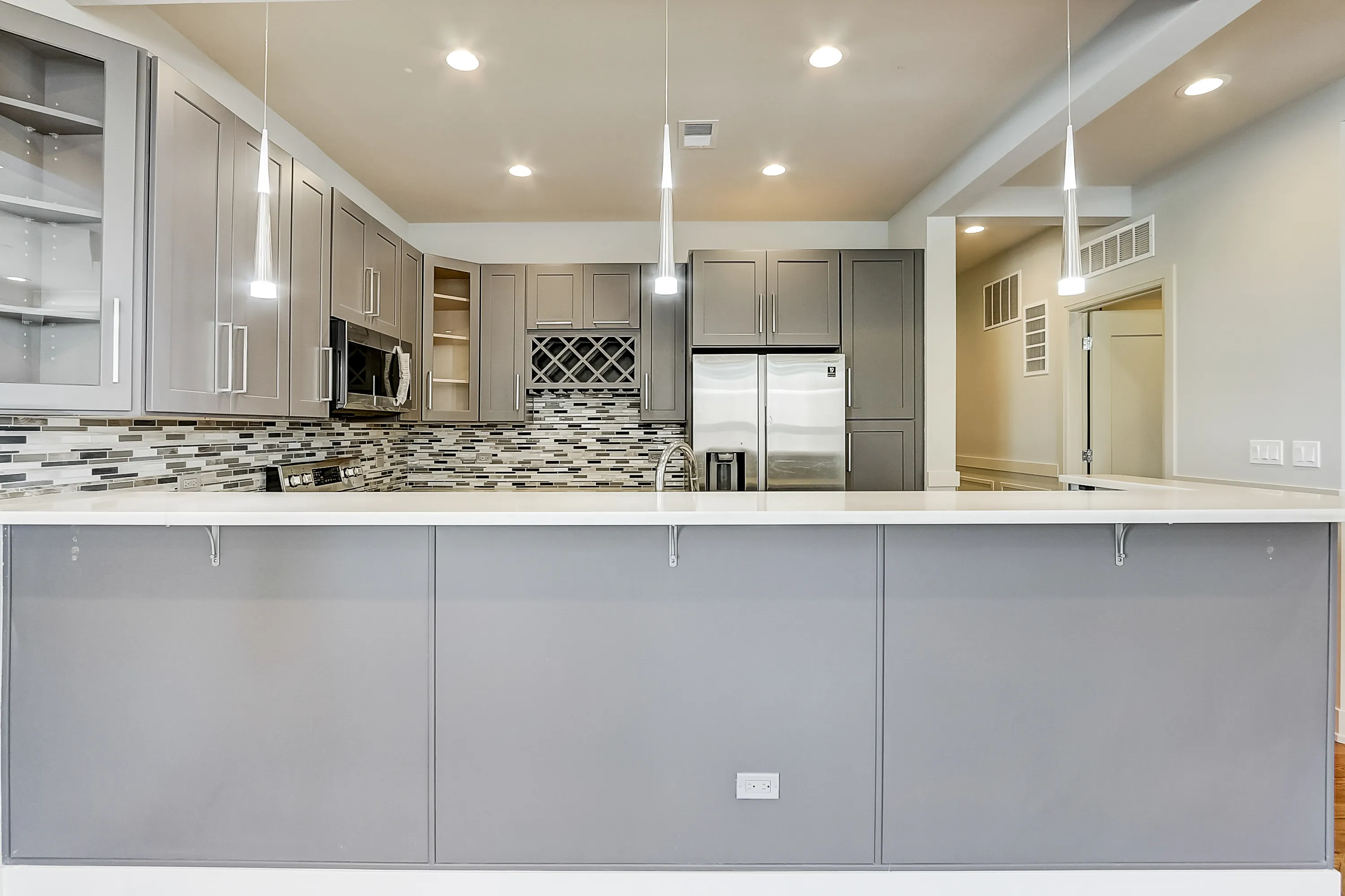 6349 South Woodlawn Apartments