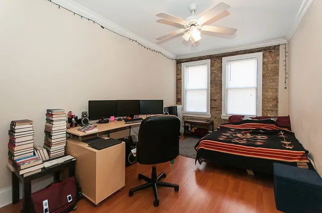 furnished living area at 1101 West Columbia Apartments in Rogers Park