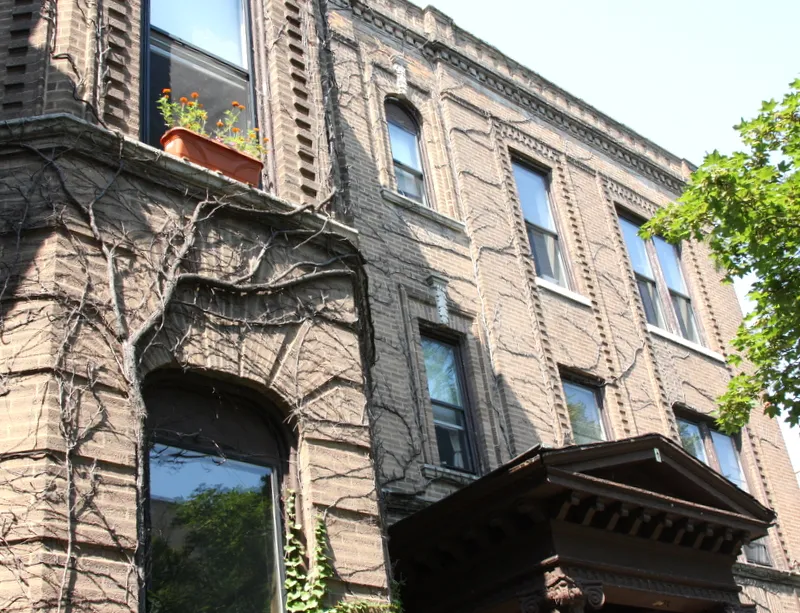 3442 N Elaine Place Apartments