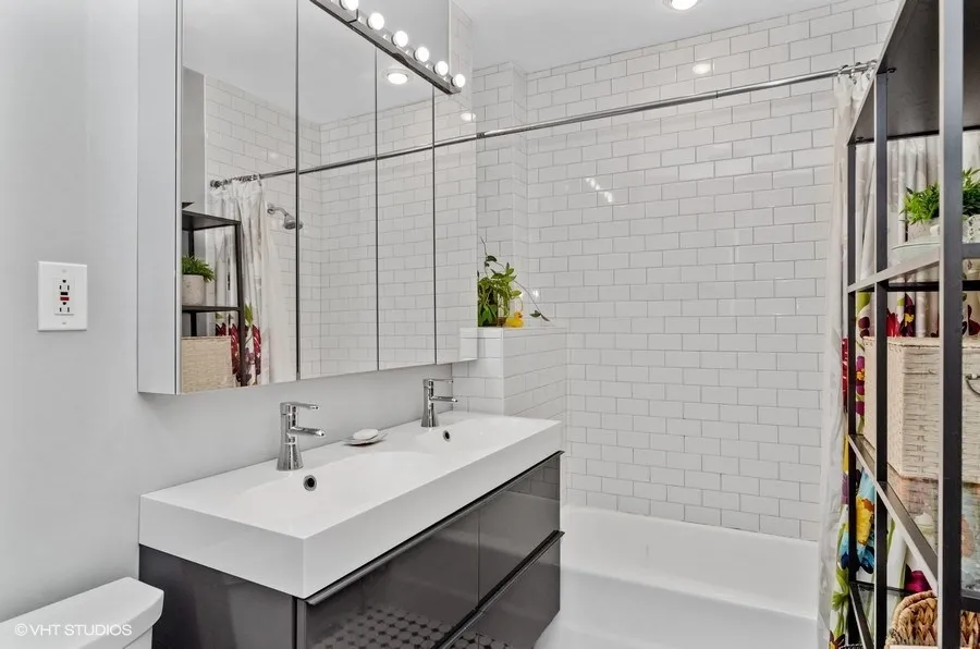 1642 W BRYN MAWR AVE 60660-unit#2-Chicago-IL