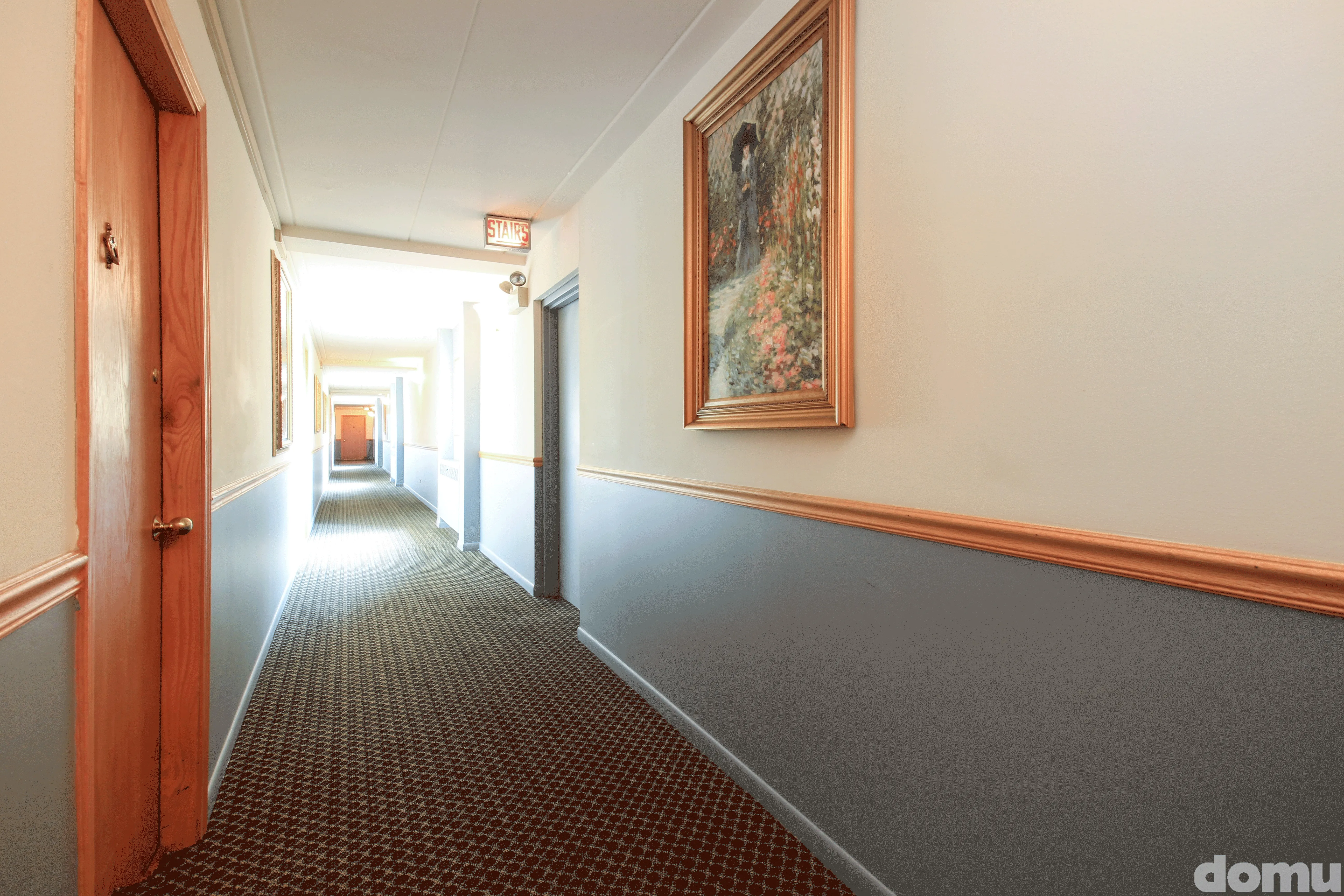 garden in front of lobby at 2340 North Commonwealth in Lincoln Park