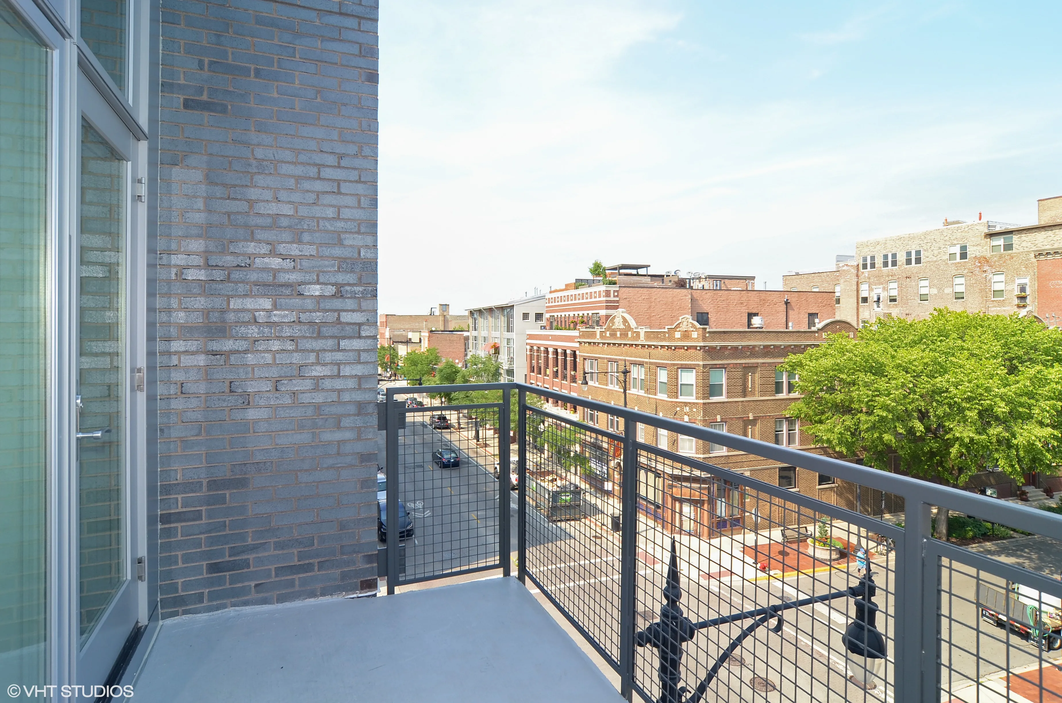 1507 W CARMEN AVE 60640-Carmen Luxury Apartments-unit#3E-Chicago-IL