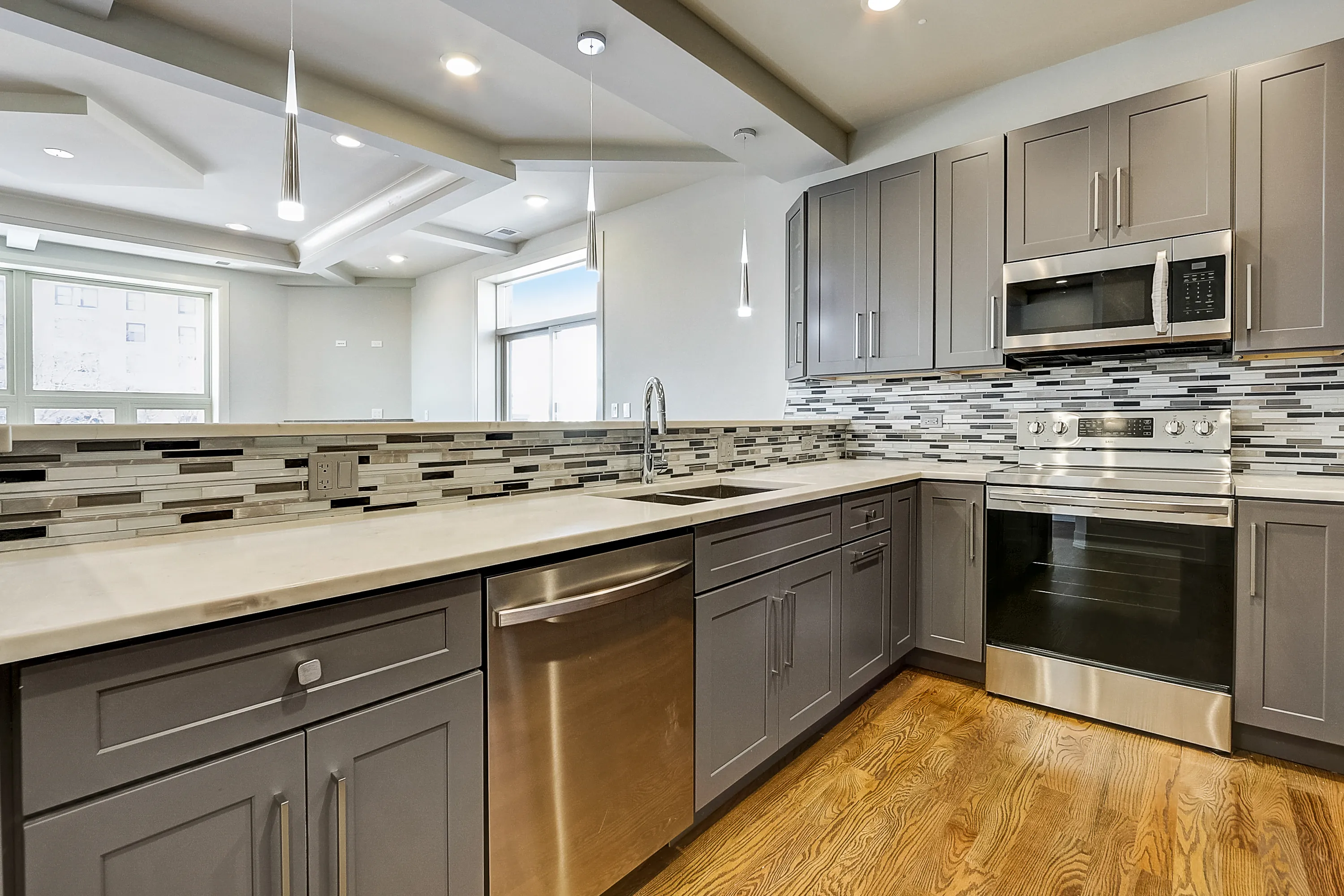 6349 South Woodlawn Apartments