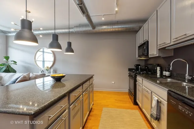 1200 W Monroe Apartments